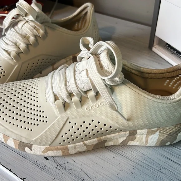 Crocs Literide Sneakers - Picture 2 of 6